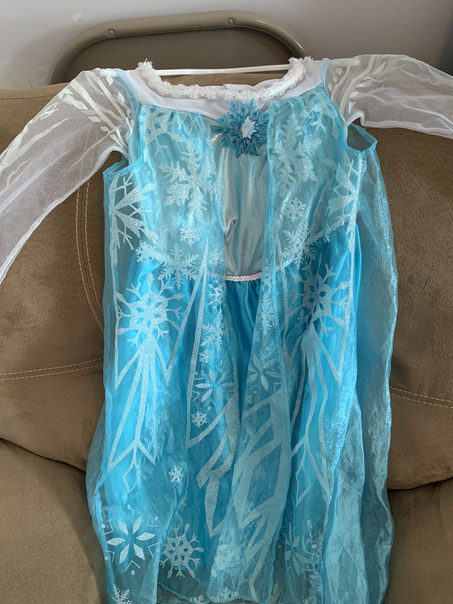 Halloween or another occasion Frozen dress size small
