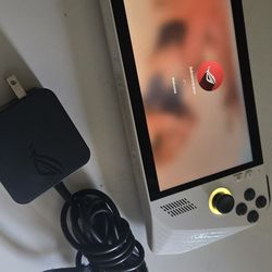 Asus ROG ALLY Z1 Exellent Condition But The Lb Buttons Sometimes Dosen't Work
Maybe drivers  issues 
Sold as-is 
Included power supply 
Two games, inc