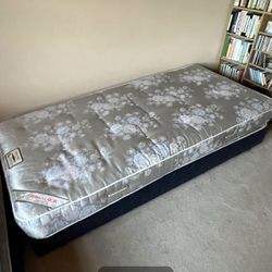 Two twin Beds / Couch Combo