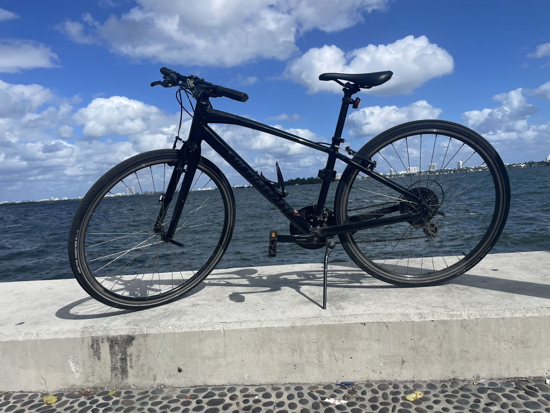 SPECIALIZED SIRRUS LIKE NEW