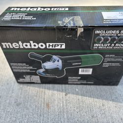 Metabo HPT 4-1/2-Inch Angle Grinder, Includes 5 Grinding Wheels & Hard Case, 6.2-Amp Motor, Compact & Lightweight, G12SR4