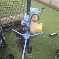 Jugs Jr  pitching machine