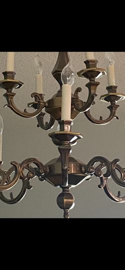 12 Pendants Brass Chandelier In Good Condition Asking $400.obo