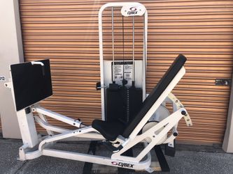 Cybex VR2 Commercial Leg Press with Massive 500 Lb Weight Stack- Delivery Available