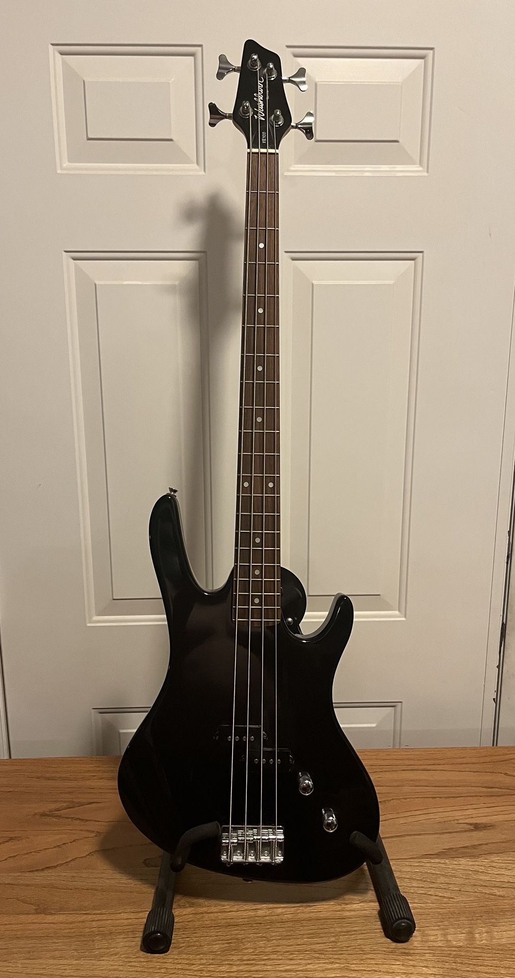 Washburn XB100 Bass Guitar for Sale in Las Vegas, NV - OfferUp