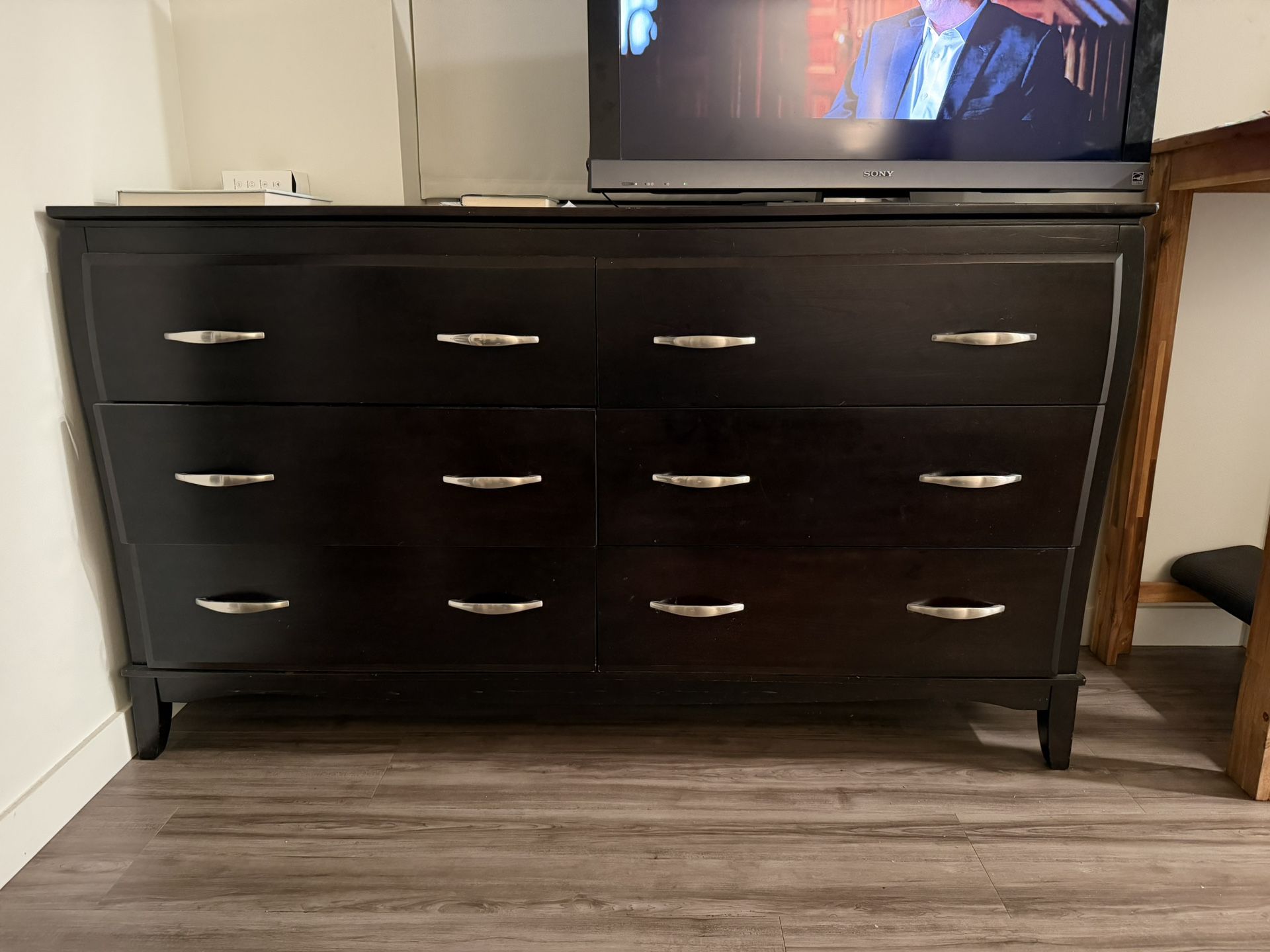 Dresser & Nightstand Set