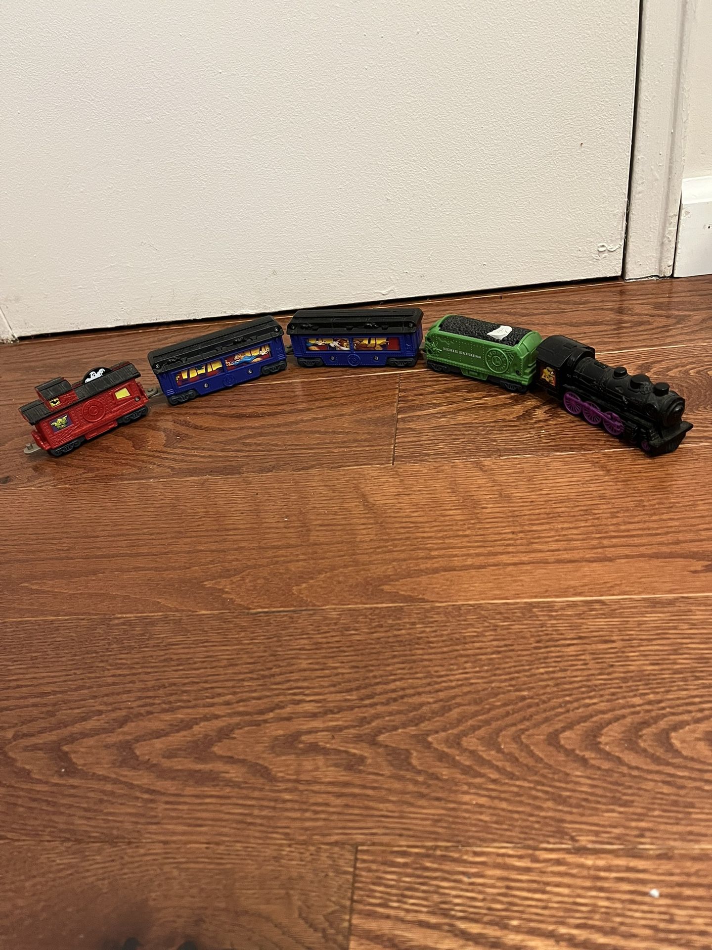 2002 Wendy’s Kids Mail Lionel, The Eerie Express, Train Engine, Cold Car, Two Box Cars, And A Caboose.