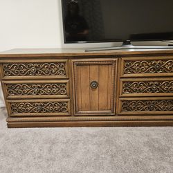 Dresser/ Cradenza