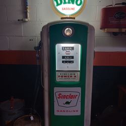 Bennett Dino Sinclair Gas Pump