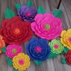 Paper flowers And Paper Roses. Flores De Papel.
