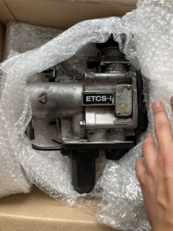 lexus is 300 throttle body