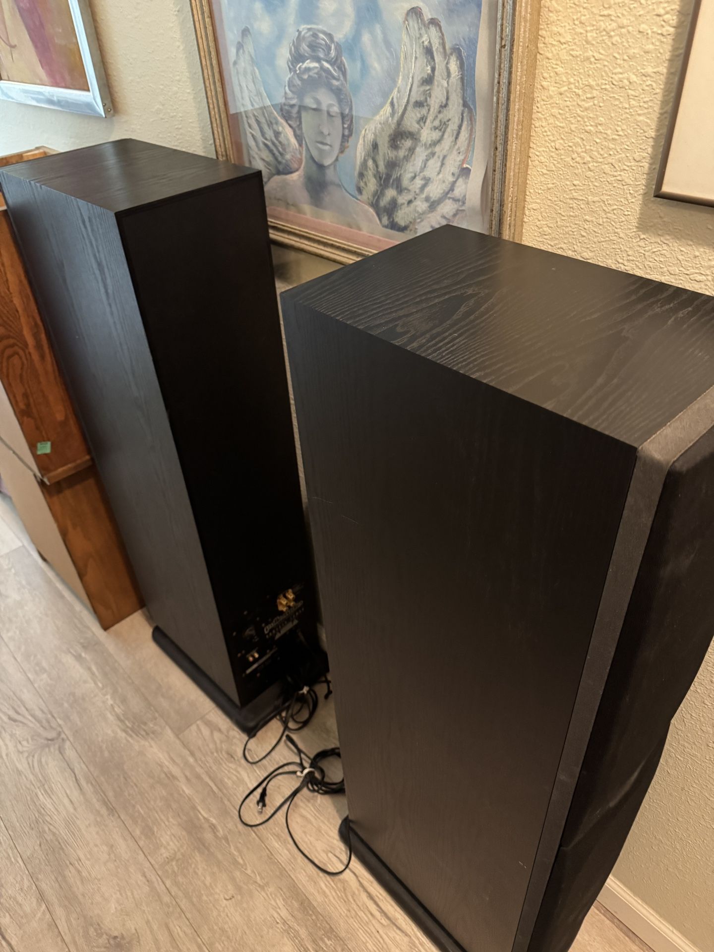 Powered Tower Speakers, Subwoofer/ Good Sound