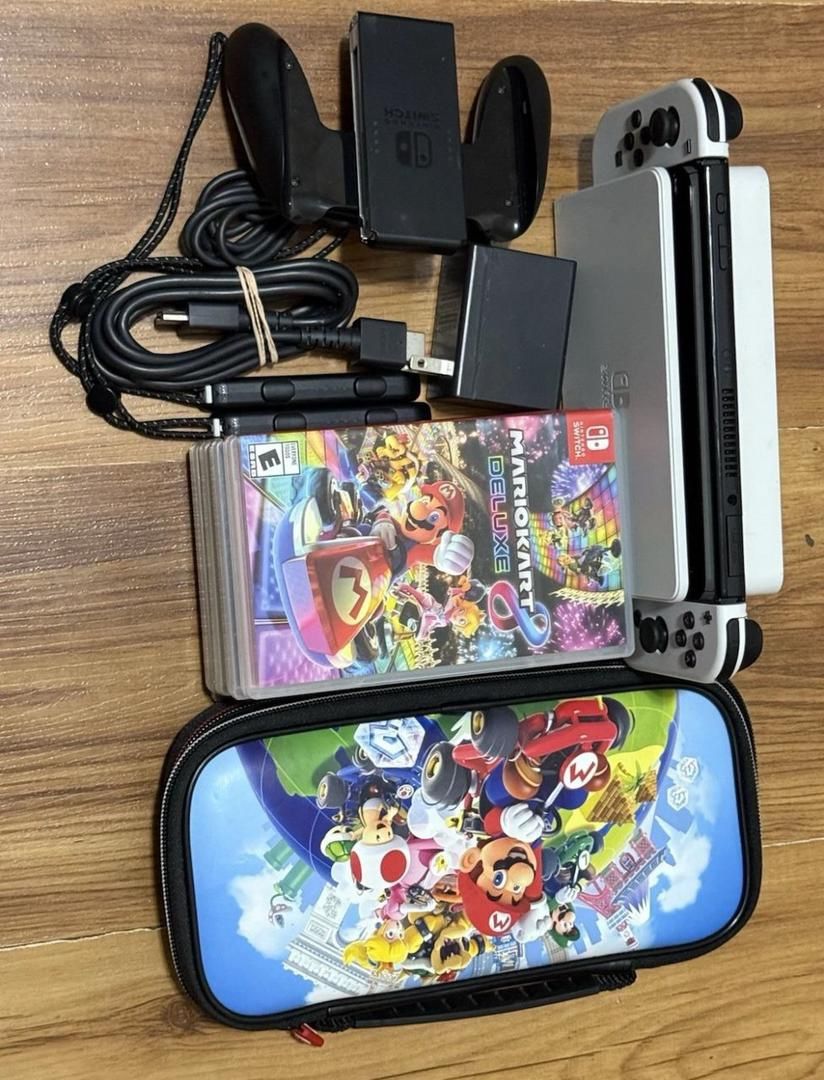 Nintendo Switch OLED Model - 64GB/White /7 Games