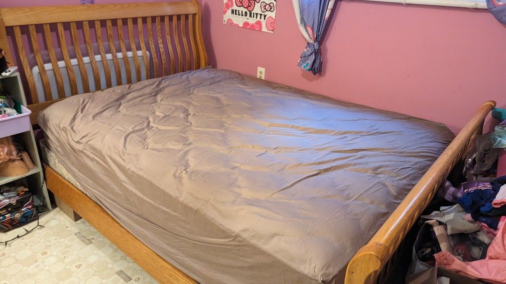 Large Queen Size Sleigh Bed