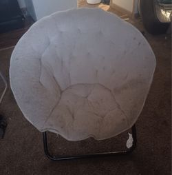 White Mainstays Saucer Chair