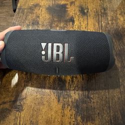 JBL charge 5