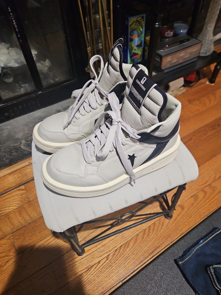 I brand new Converse Turbowpn