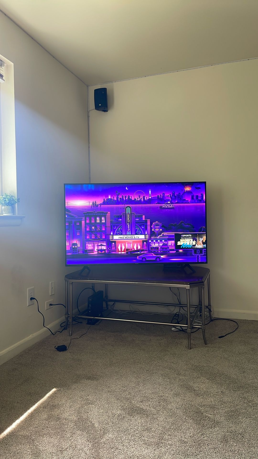 58 Inch Like - NEW Hisense Roku TV