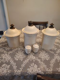 Chris Madden Canister Set And S/P Shakers