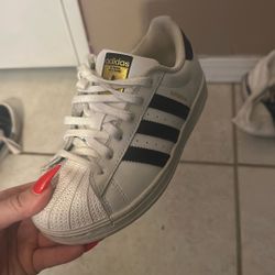 Adidas Superstar Youth Size 4 15