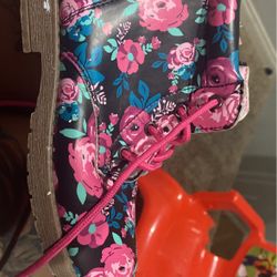 FabKids Girls Size 1 Floral Boots
