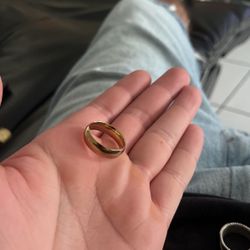 gold ring 