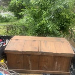 Cedar Wood Storage Chest 