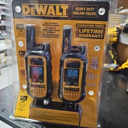 DEWALT
DXFRS300 Heavy-Duty 1-Watt Walkie Talkies (2-Pack)