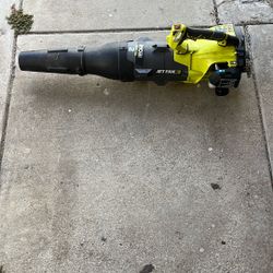 Ryobi 2 Cycle Gas Leaf Blower. 