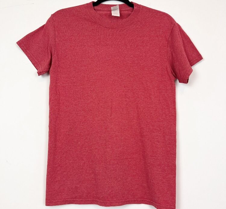Gildan Men’s Solid Red T-Shirt Size S Short Sleeve Crew Neck Basic Tee