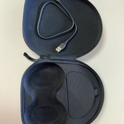 Bose Headphones 700 Carry Case great shape with cable for charging 