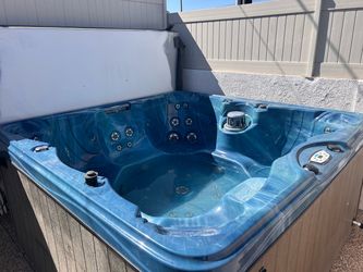 Hot Tub Spa with Jets and Cover