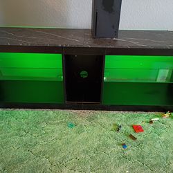 Entertainment center