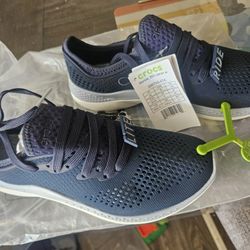 Crocs Size 8 Women