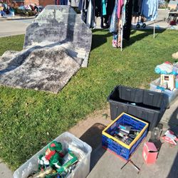 YARD SALES CLOTHES  