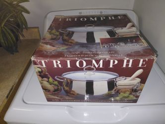 12 QT. TRIOMPHE Stockpot w/Lid