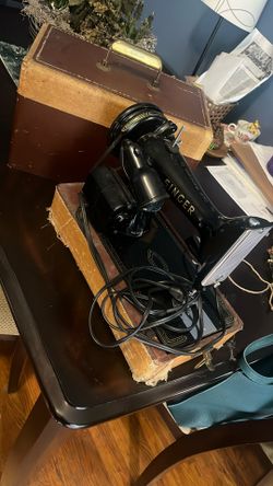 1920s Singer Sewing Machine