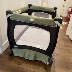 Chicco pack N Play 