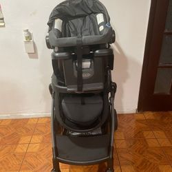 Graco Stroller + Carseat w/ Base