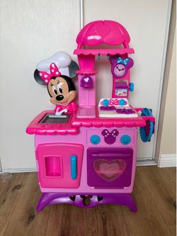 Mini mouse kitchen