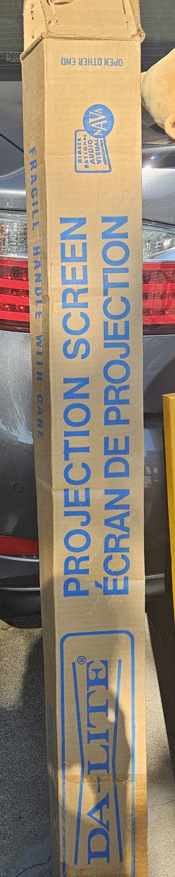Projector screen