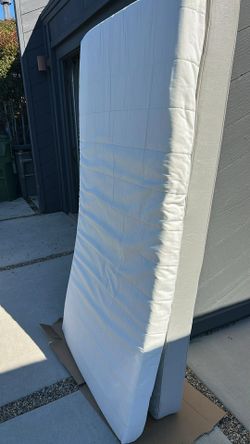 Twin Mattress And Mattress Topper