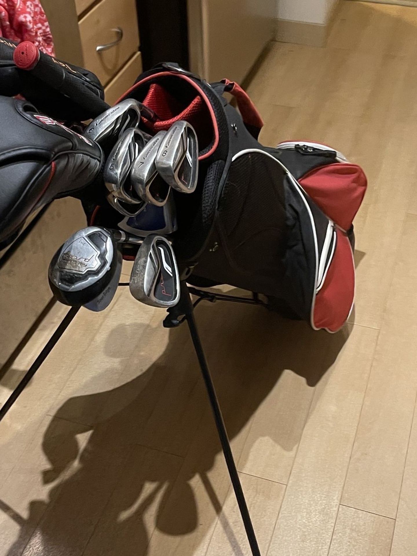 Great Starter Golf Set With Putter And Push cart