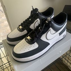 Nike Jordan Air Force One. New. $205