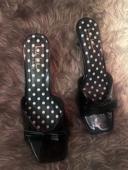 Size 8.5 Nicole Miller New York Black Patent Bow Kitten heels