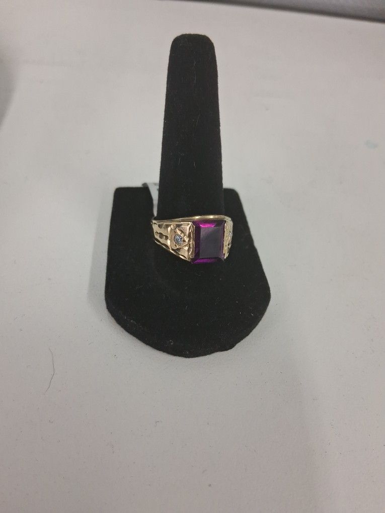 10k Gold Amethyst Ring