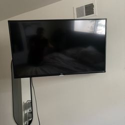 43” TCL Roku TV with Wall Mount 