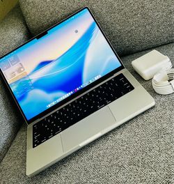 Apple MacBook Pro 14, M4 Pro Chip, 24gb & 1TB SSD! Brand New With Apple 1 Year Warranty!! Paid $2700 Asking $2200