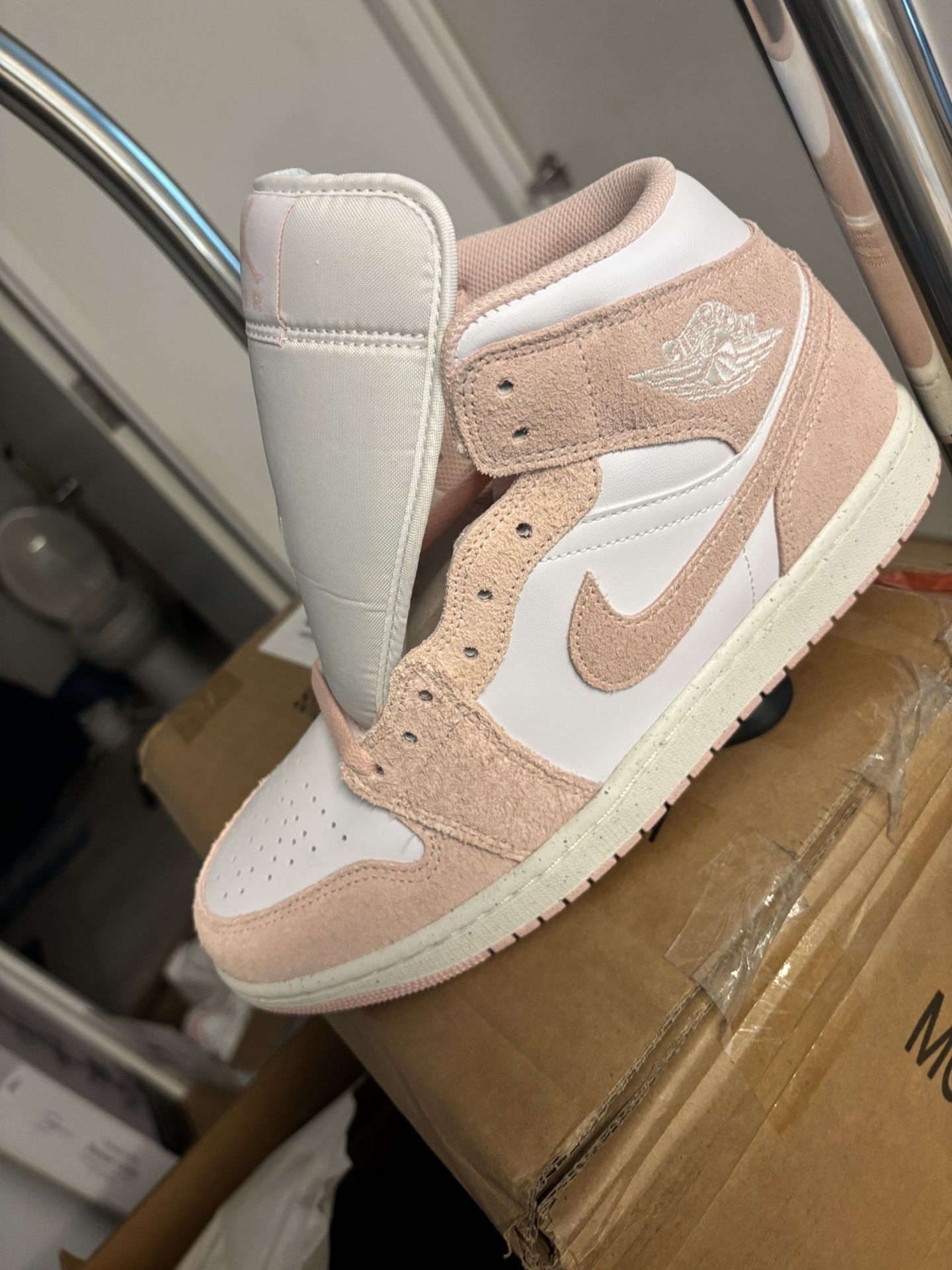 Brand New Air Jordan 1 Mid SE Size 10