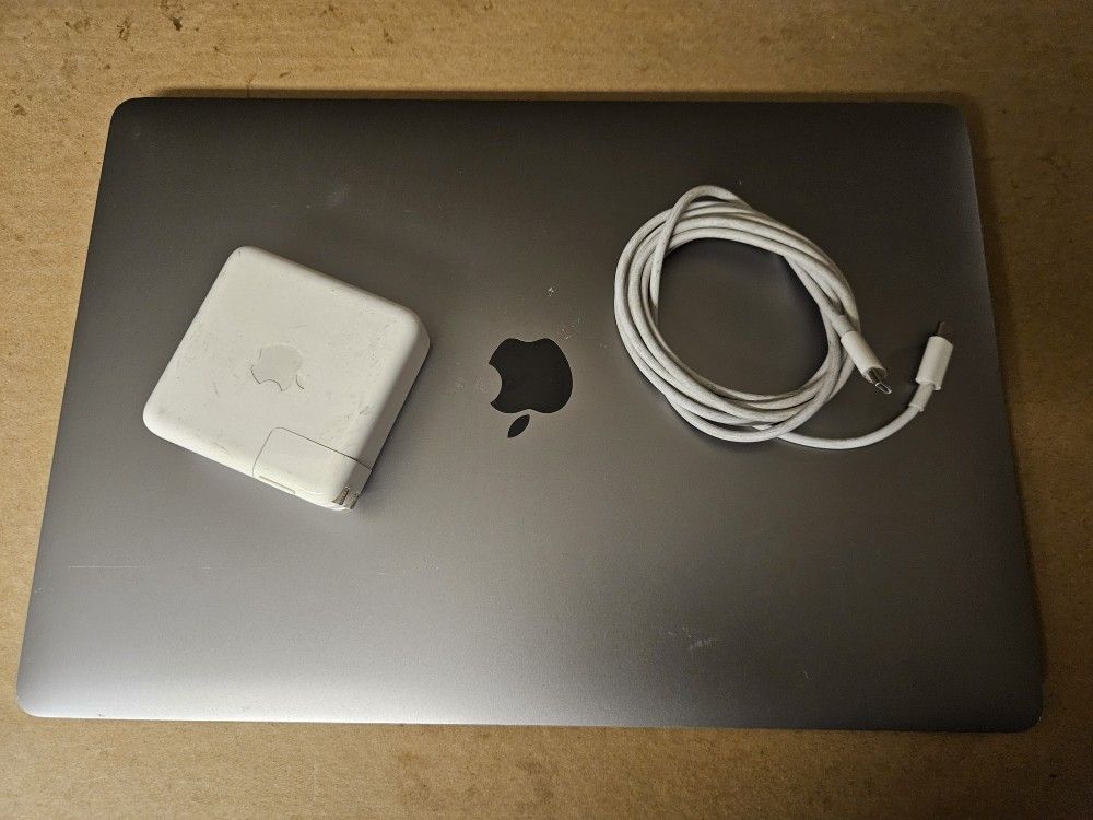 Apple Macbook Pro i7 32gb Ram 500gb SSD Drive 15" Screen 2019